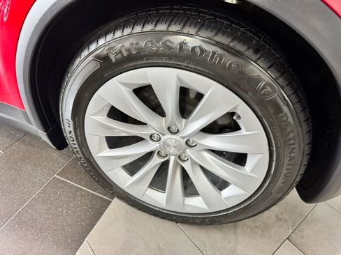 Used 2020 Tesla Model X image 39