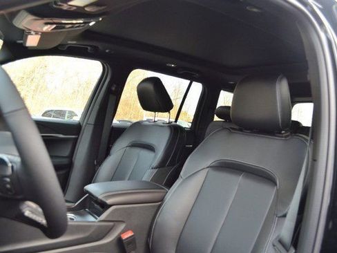 New 2025 Jeep Grand Cherokee Limited image 15