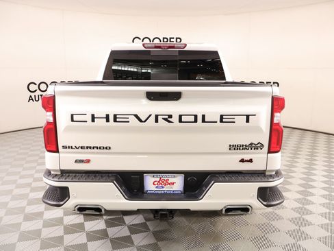 Used 2022 Chevrolet Silverado 1500 High Country w/ Technology Package AWD/4WD image 23