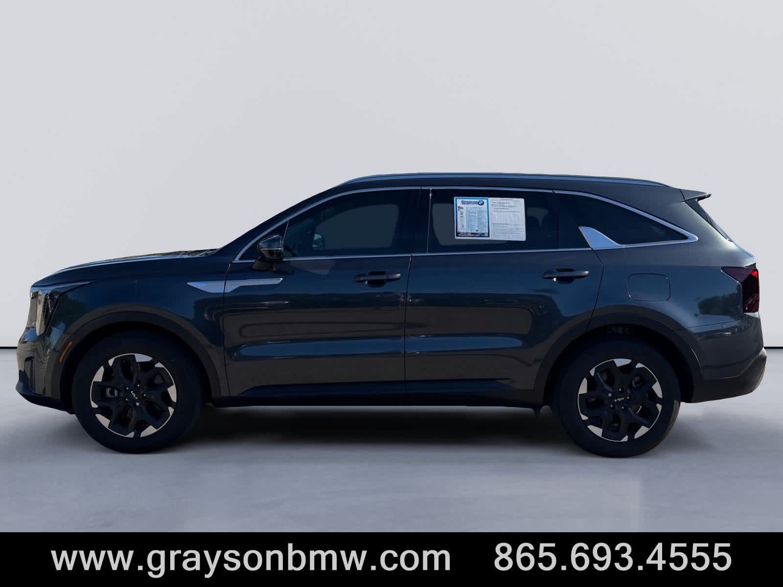 Used 2024 Kia Sorento S w/ Panoramic Sunroof Package FWD image 6