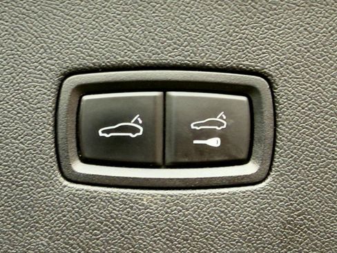 Used 2020 Porsche Cayenne image 45