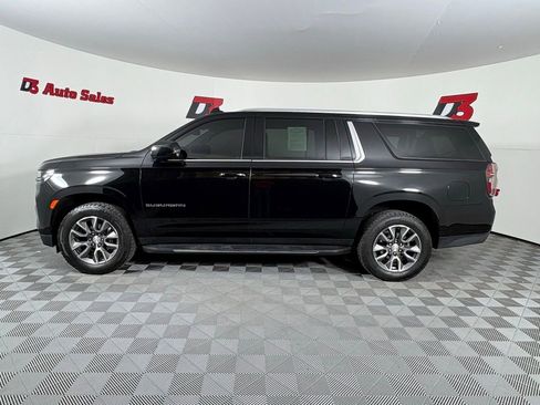 Used 2022 Chevrolet Suburban LT w/ LT Signature Package AWD/4WD image 3