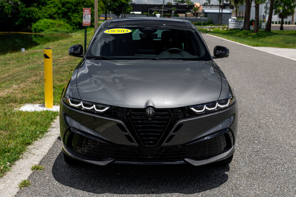 New 2026 Alfa Romeo Tonale w/ Active Assist Package AWD/4WD image 8