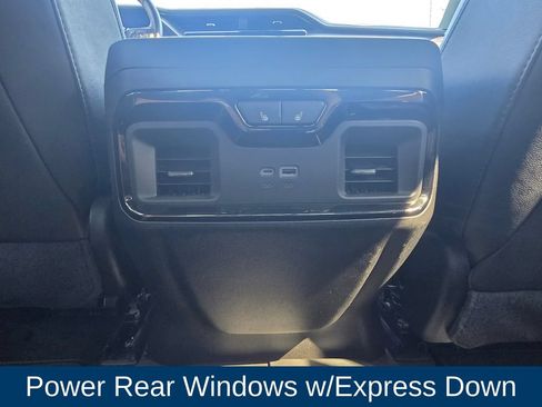 Used 2024 GMC Sierra 1500 AT4 w/ Technology Package AWD/4WD image 15