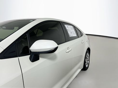 Used 2021 Toyota Corolla LE FWD image 13