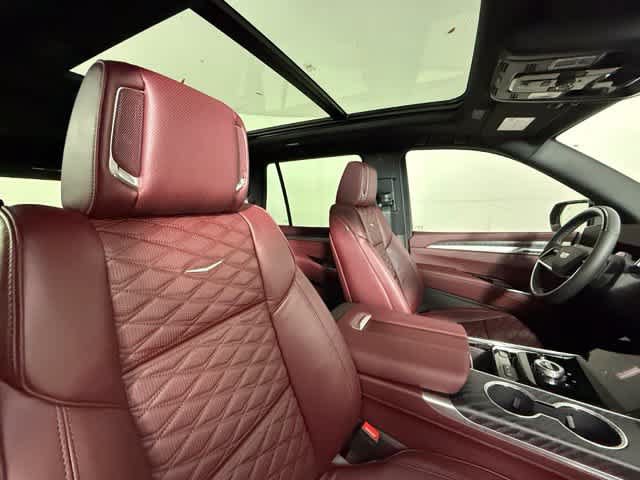 New 2026 Cadillac Escalade Luxury w/ Touring Package AWD/4WD image 34