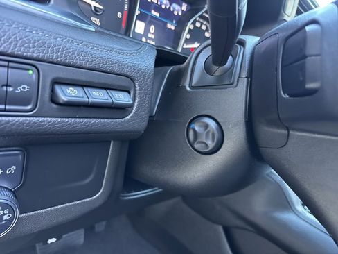 Used 2021 GMC Yukon Denali w/ Denali Premium Package image 32