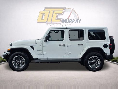 Used 2018 Jeep Wrangler Unlimited Sahara AWD/4WD image 8