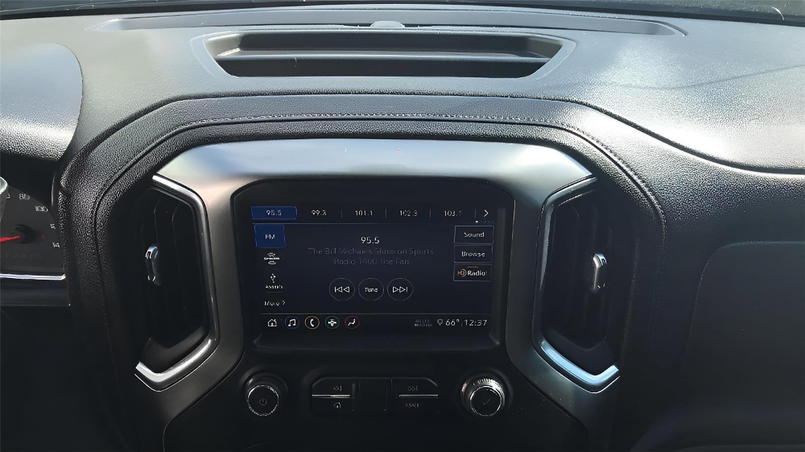 Used 2020 Chevrolet Silverado 1500 RST AWD/4WD image 40