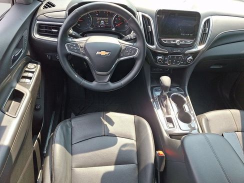 Used 2023 Chevrolet Equinox Premier AWD/4WD image 12