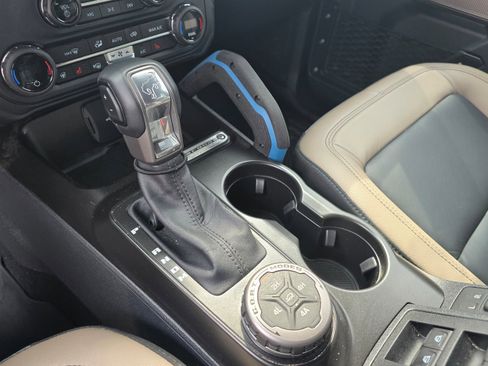 Used 2023 Ford Bronco Wildtrak image 19