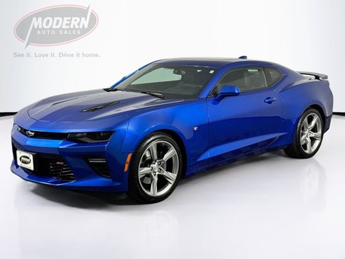 Used 2018 Chevrolet Camaro SS RWD image 1