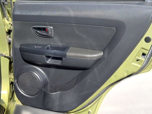 Used 2012 Kia Soul FWD image 32
