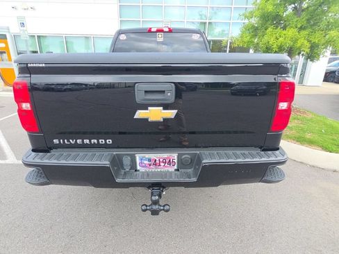 Used 2018 Chevrolet Silverado 1500 Custom w/ Custom Value Package AWD/4WD image 10