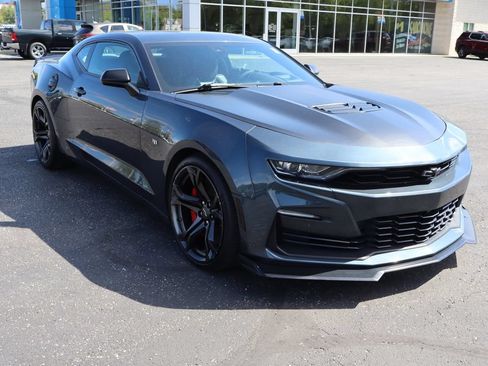 Used 2023 Chevrolet Camaro SS RWD image 2