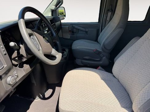 Used 2025 Chevrolet Express 3500 LT w/ LT Preferred Equipment Group RWD image 9