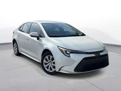 Certified 2024 Toyota Corolla LE FWD image 4
