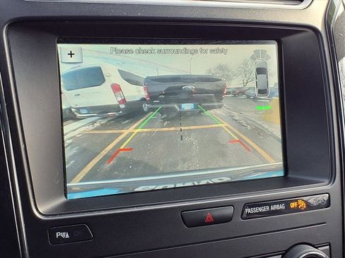 Used 2018 Ford Explorer XLT w/ Equipment Group 202A image 10