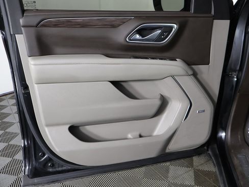 Used 2021 Chevrolet Suburban Z71 w/ Z71 Off-Road Package image 26