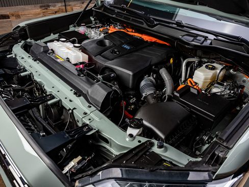 Used 2024 Toyota Sequoia Platinum w/ TRD Off-Road Package image 41