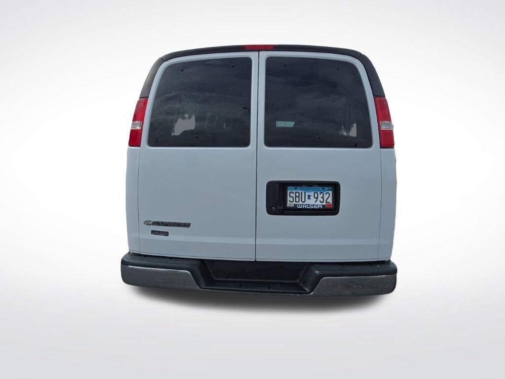 Used 2020 Chevrolet Express 3500 LT w/ LT Preferred Equipment Group RWD image 5