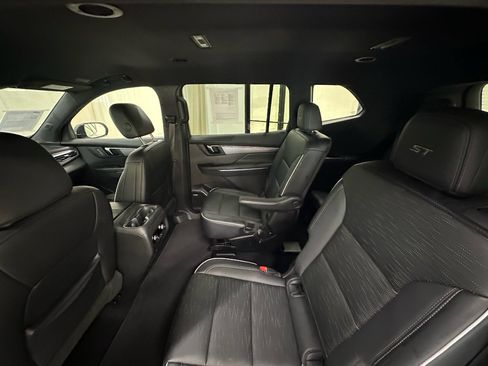 Certified 2026 Buick Enclave Sport Touring AWD/4WD image 16