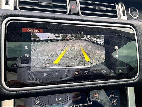 Used 2018 Land Rover Range Rover image 22