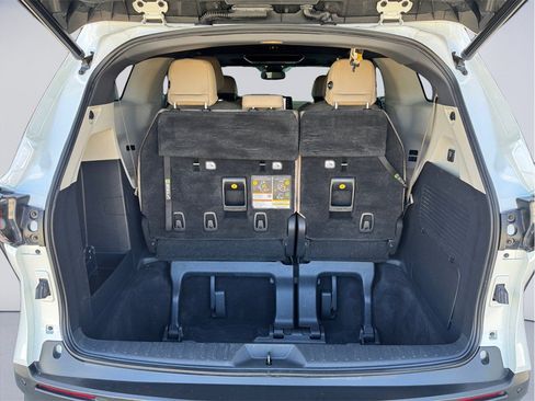 Used 2021 Toyota Sienna XLE w/ XLE Plus Package FWD image 27