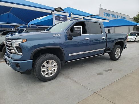 Used 2024 Chevrolet Silverado 2500 High Country w/ High Country Premium Package image 1