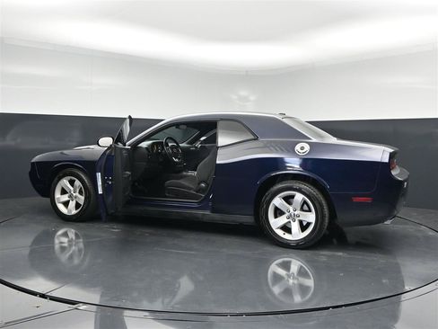 Used 2013 Dodge Challenger SXT RWD image 36