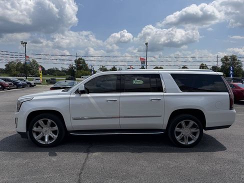 Used 2016 Cadillac Escalade ESV Luxury AWD/4WD image 10