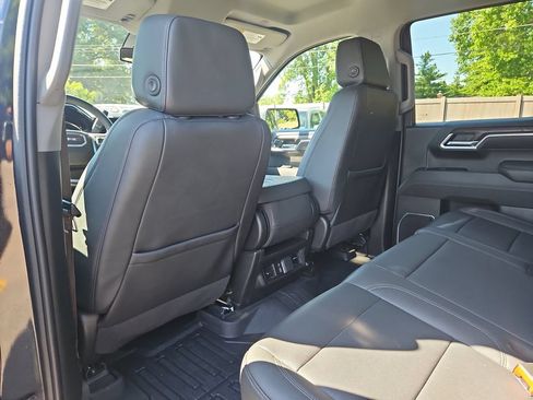 Used 2025 GMC Sierra 1500 SLT AWD/4WD image 15