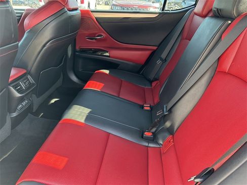 Used 2022 Lexus ES 300h F Sport image 16