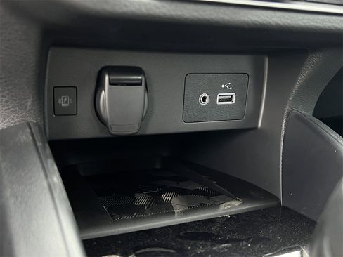 New 2025 Nissan Versa SV image 11