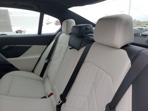 Used 2025 BMW 530i xDrive w/ M Sport Package image 24