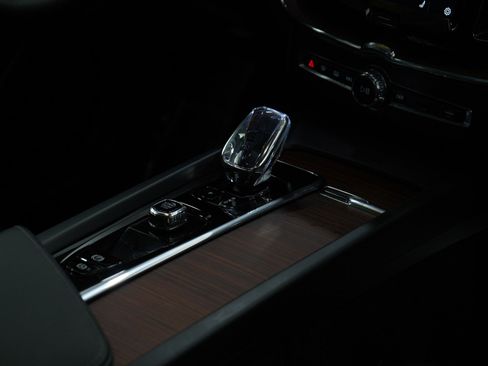 Used 2023 Volvo XC60 B6 Ultimate w/ Climate Package image 14