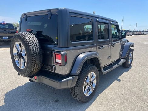 Used 2019 Jeep Wrangler Unlimited Sahara AWD/4WD image 5