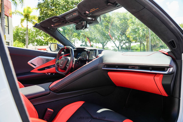 Used 2021 Chevrolet Corvette Stingray Premium Conv w/ Z51 Performance Package RWD image 36