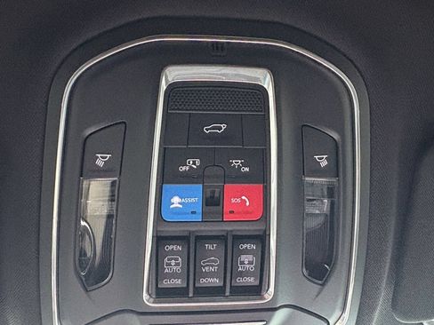New 2026 Jeep Grand Cherokee L Limited w/ Luxury Tech Group II RWD image 30