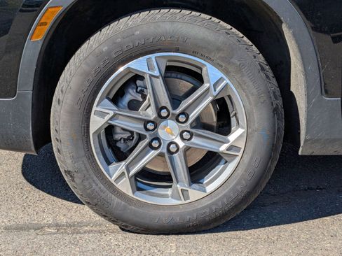 Used 2025 Chevrolet Blazer LT image 11