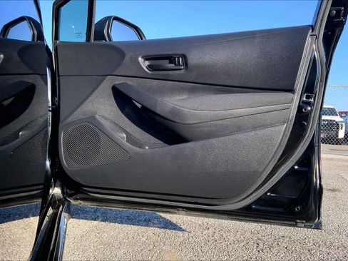 Used 2023 Toyota Corolla LE image 21