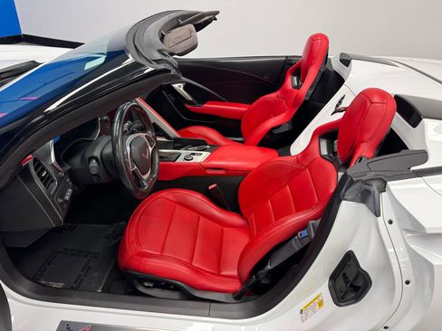 Used 2015 Chevrolet Corvette Z06 w/ 3LZ Preferred Equipment Group image 14