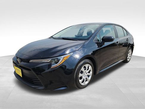 Used 2024 Toyota Corolla LE FWD image 3