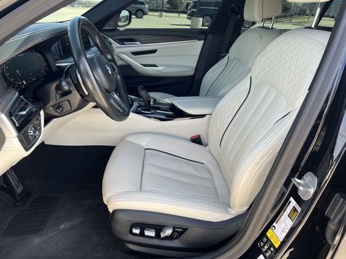 Used 2020 BMW M550i xDrive w/ Dynamic Handling Package image 30