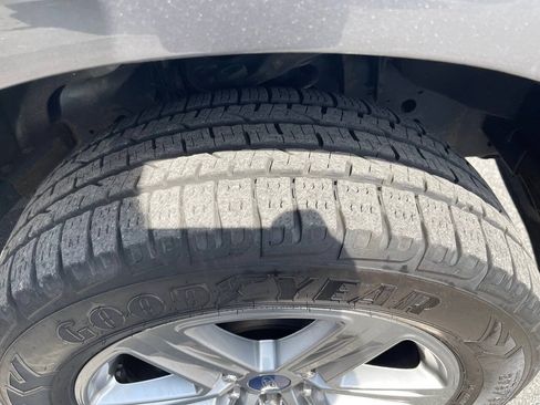 Used 2019 Ford F150 Lariat w/ Equipment Group 502A Luxury AWD/4WD image 11