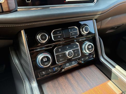 Certified 2023 GMC Yukon Denali Ultimate image 26