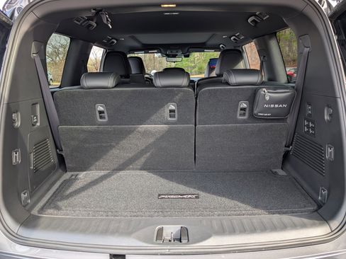 Used 2025 Nissan Armada PRO-4X w/ Pro-4X Premium Package image 19