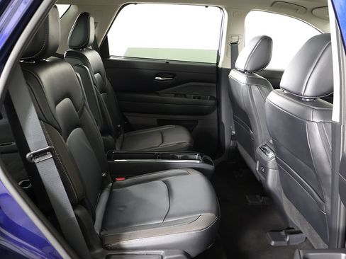 Used 2023 Nissan Pathfinder SL w/ SL Premium Package AWD/4WD image 39