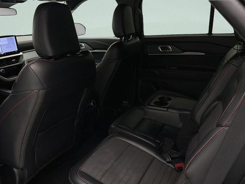 Used 2025 Ford Explorer ST-Line w/ ST-Line Street Pack AWD/4WD image 10