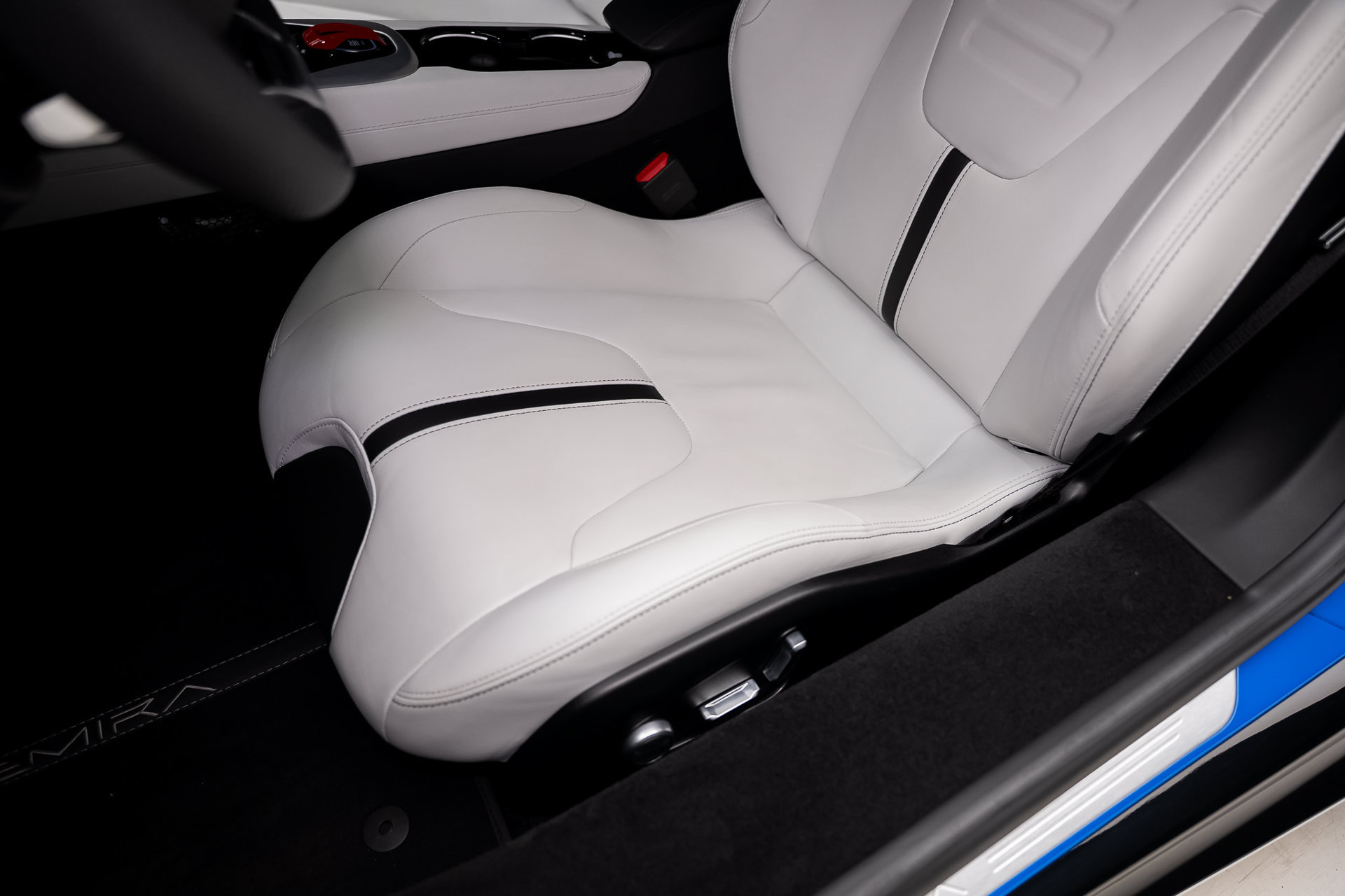 Used 2025 Lotus Emira RWD image 61